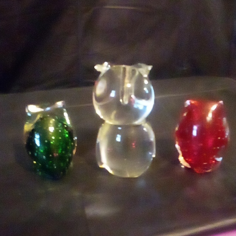 Owl paperweight or objects D' art bundle, red & green twins are blown glass - Picture 6 of 8